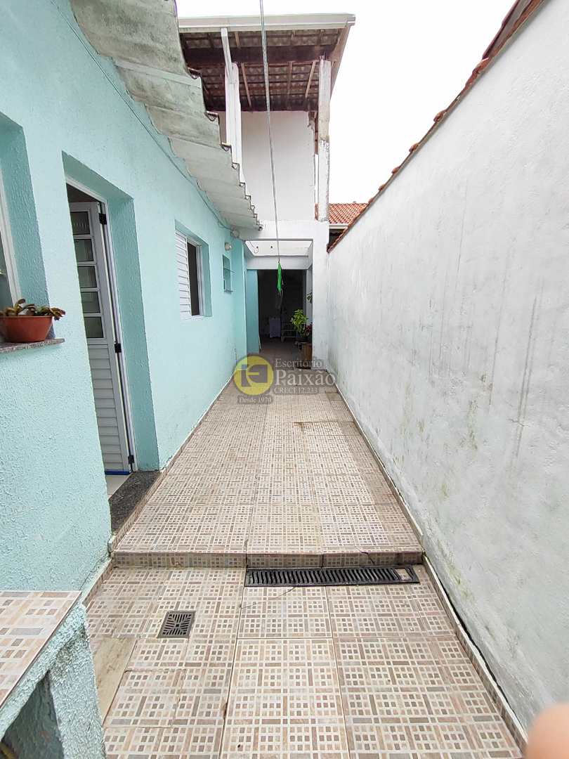 Casa à venda com 2 quartos, 150m² - Foto 18