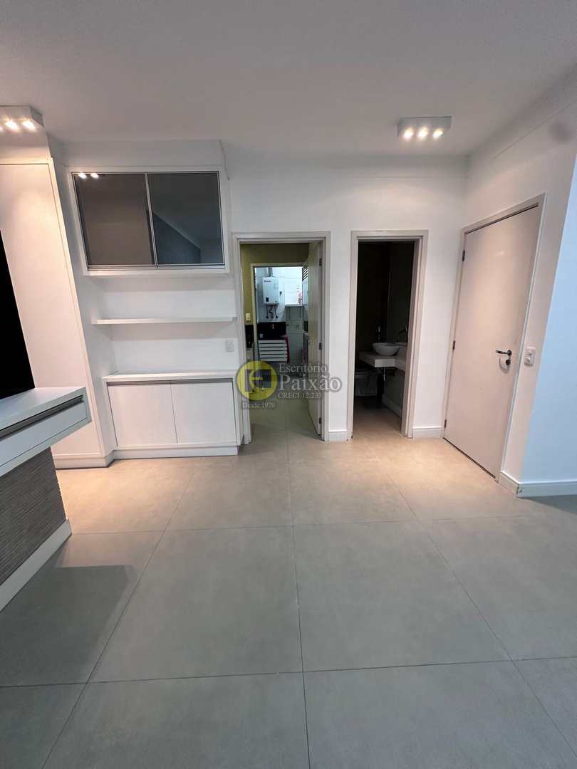 Apartamento à venda com 3 quartos, 80m² - Foto 2