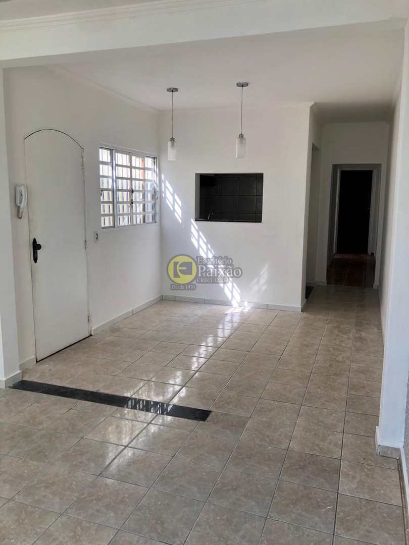 Sobrado à venda com 3 quartos, 125m² - Foto 2