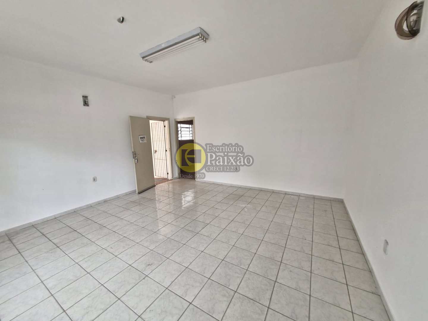 Casa à venda e aluguel com 3 quartos, 300m² - Foto 25