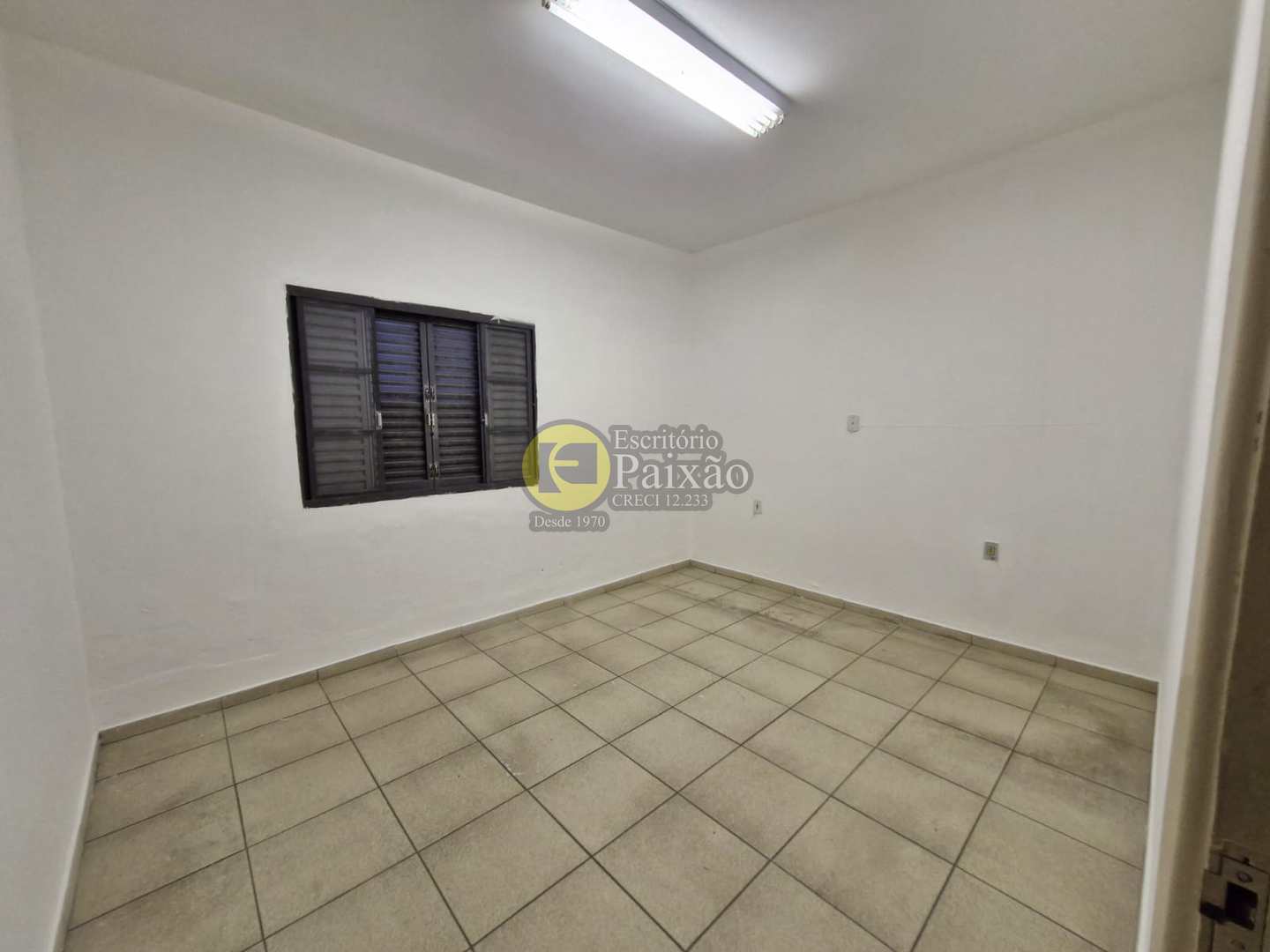 Casa à venda e aluguel com 3 quartos, 300m² - Foto 15