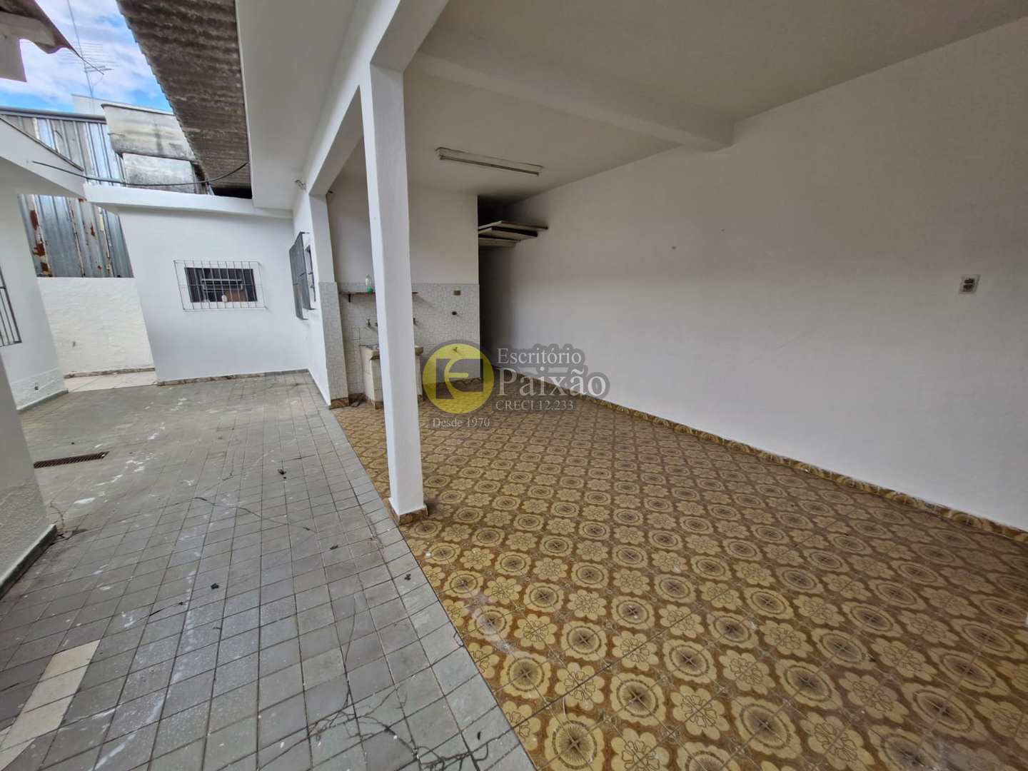 Casa à venda e aluguel com 3 quartos, 300m² - Foto 30