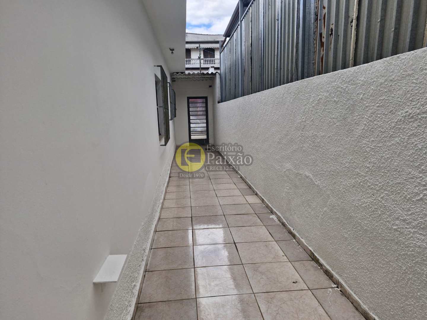 Casa à venda e aluguel com 3 quartos, 300m² - Foto 26