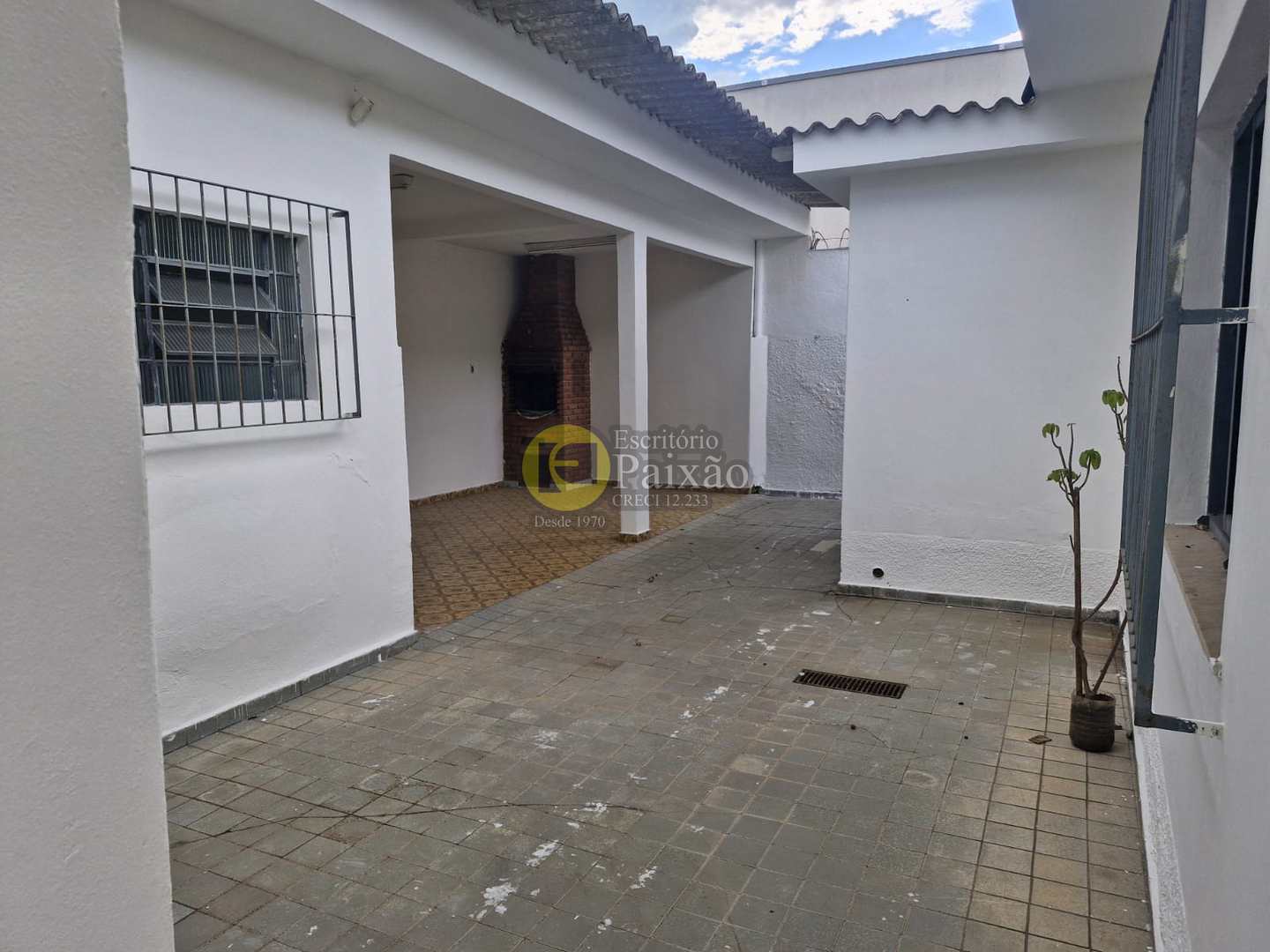 Casa à venda e aluguel com 3 quartos, 300m² - Foto 29