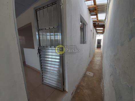 Casa à venda com 1 quarto, 125m² - Foto 2