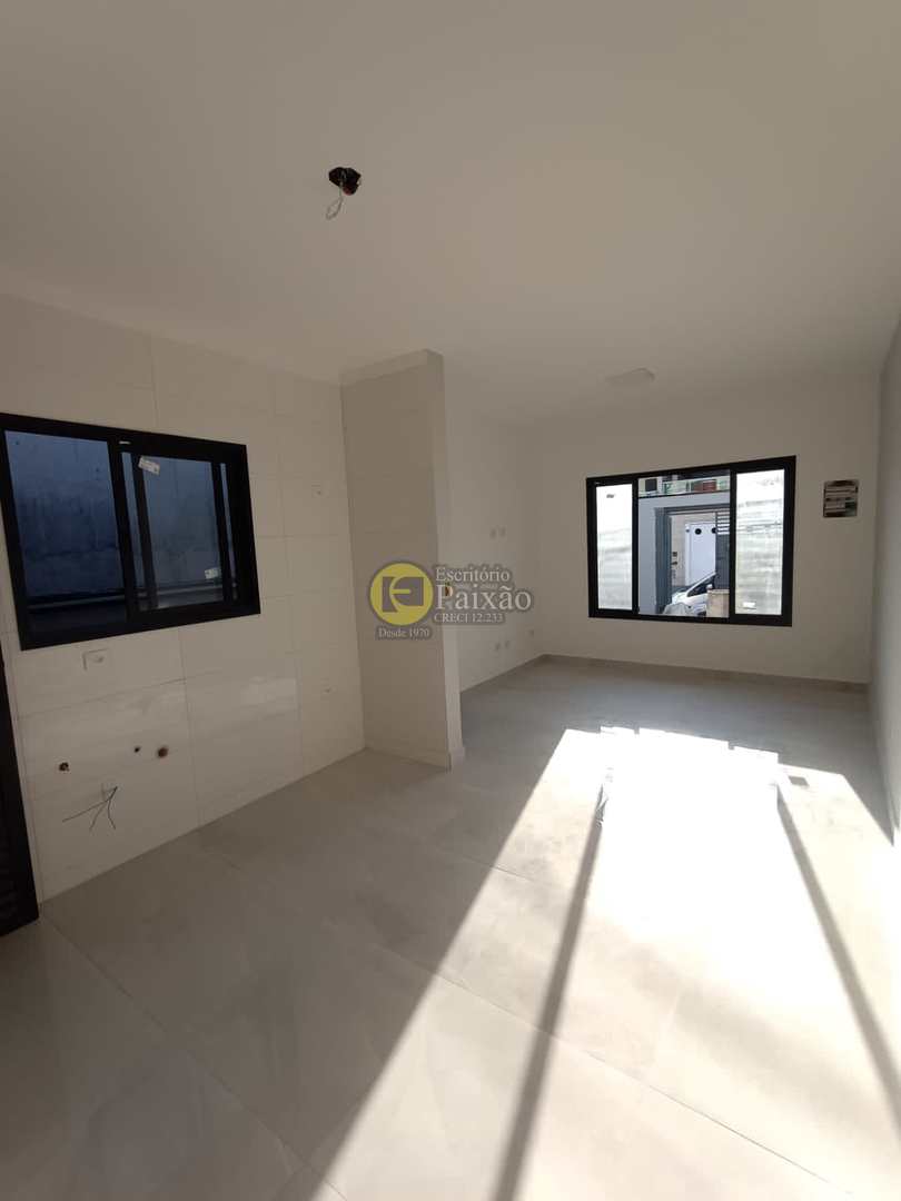 Casa à venda com 2 quartos, 125m² - Foto 2