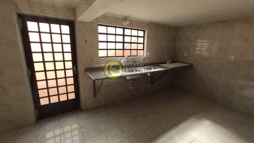 Casa à venda com 3 quartos, 225m² - Foto 25