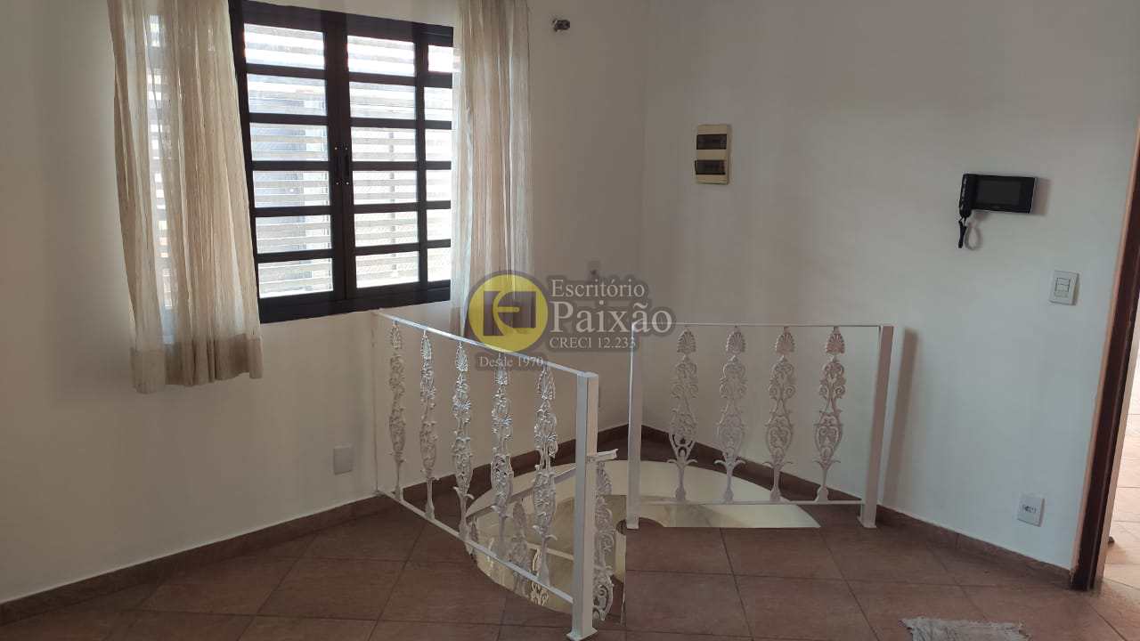 Casa à venda com 3 quartos, 225m² - Foto 18