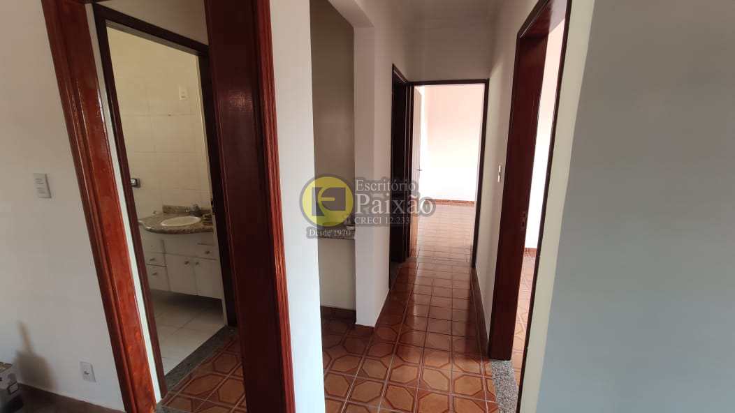 Casa à venda com 3 quartos, 225m² - Foto 15