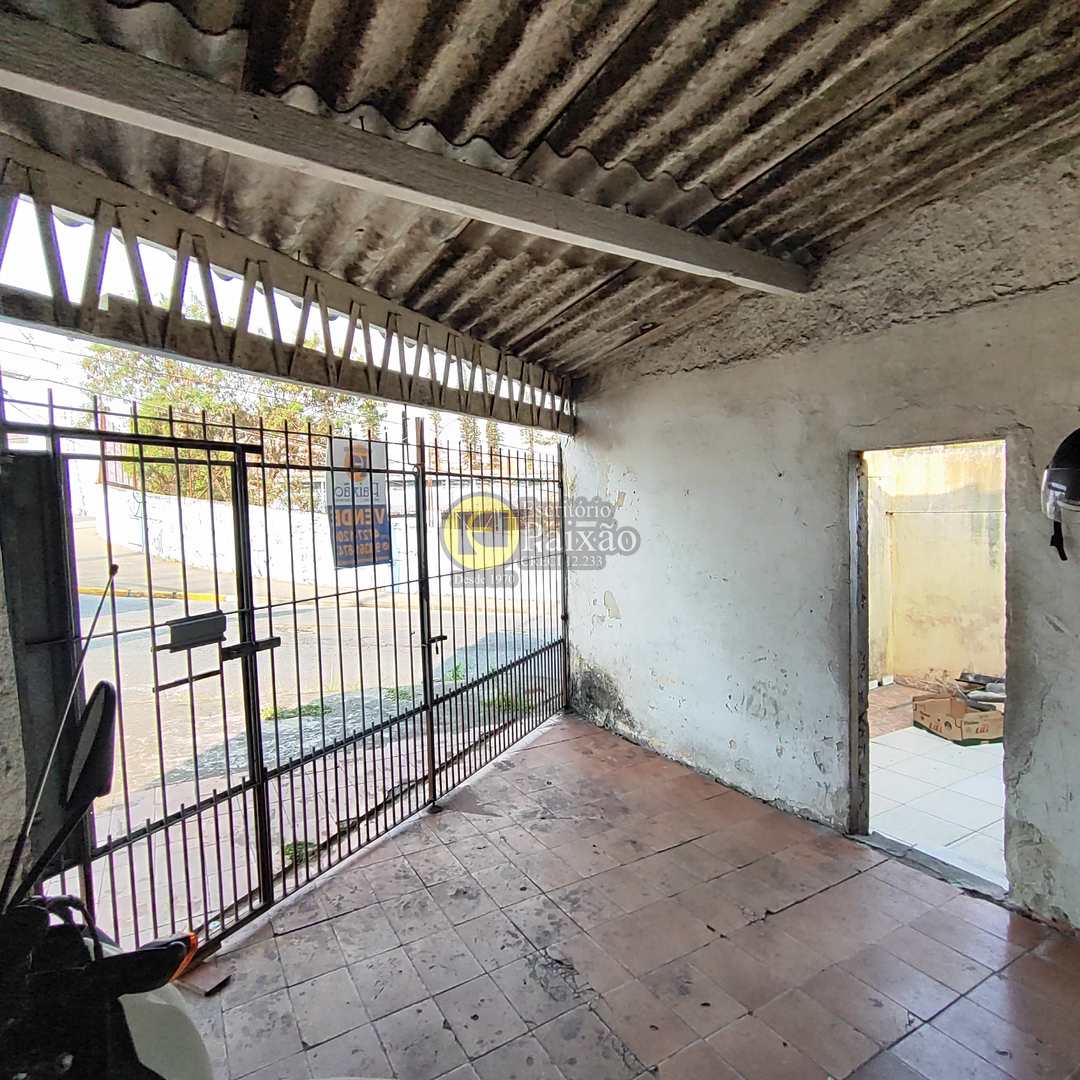 Casa à venda com 2 quartos, 150m² - Foto 4