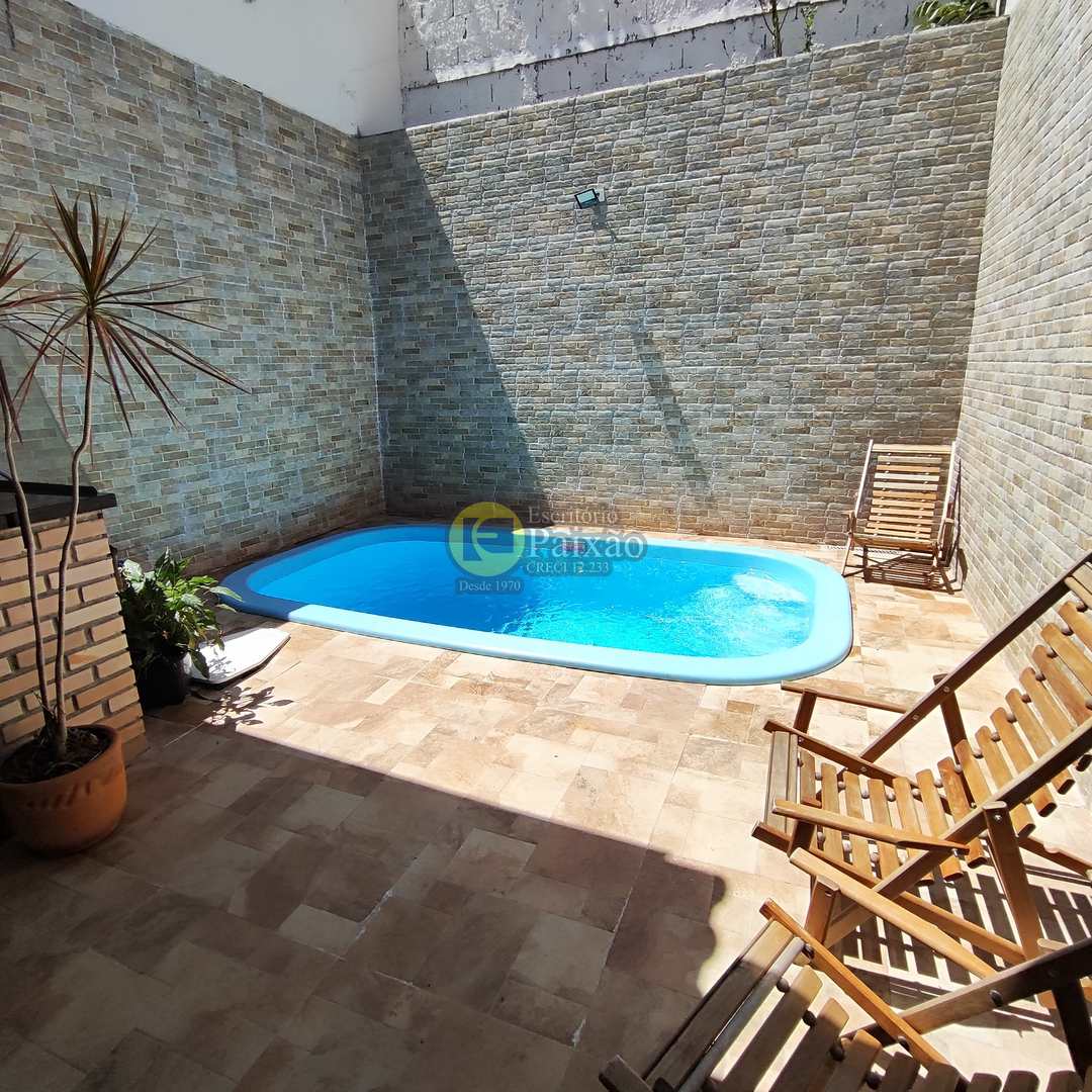 Casa à venda com 3 quartos, 250m² - Foto 2