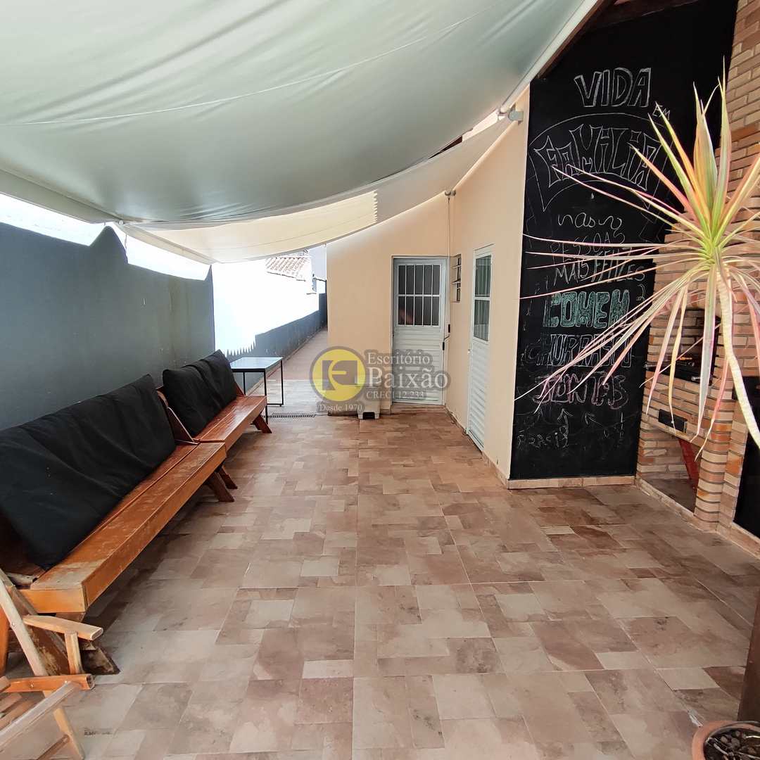 Casa à venda com 3 quartos, 250m² - Foto 7