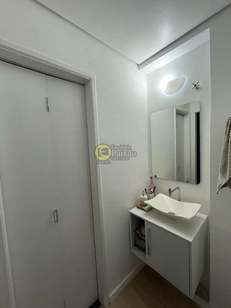 Apartamento à venda com 2 quartos, 62m² - Foto 12