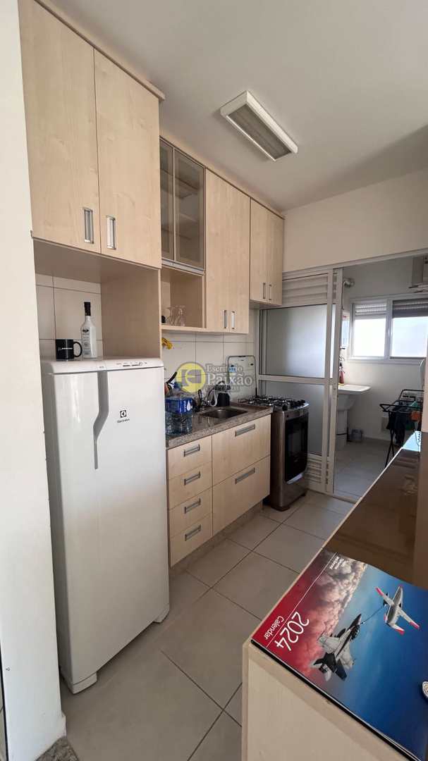 Apartamento à venda com 2 quartos, 63m² - Foto 7