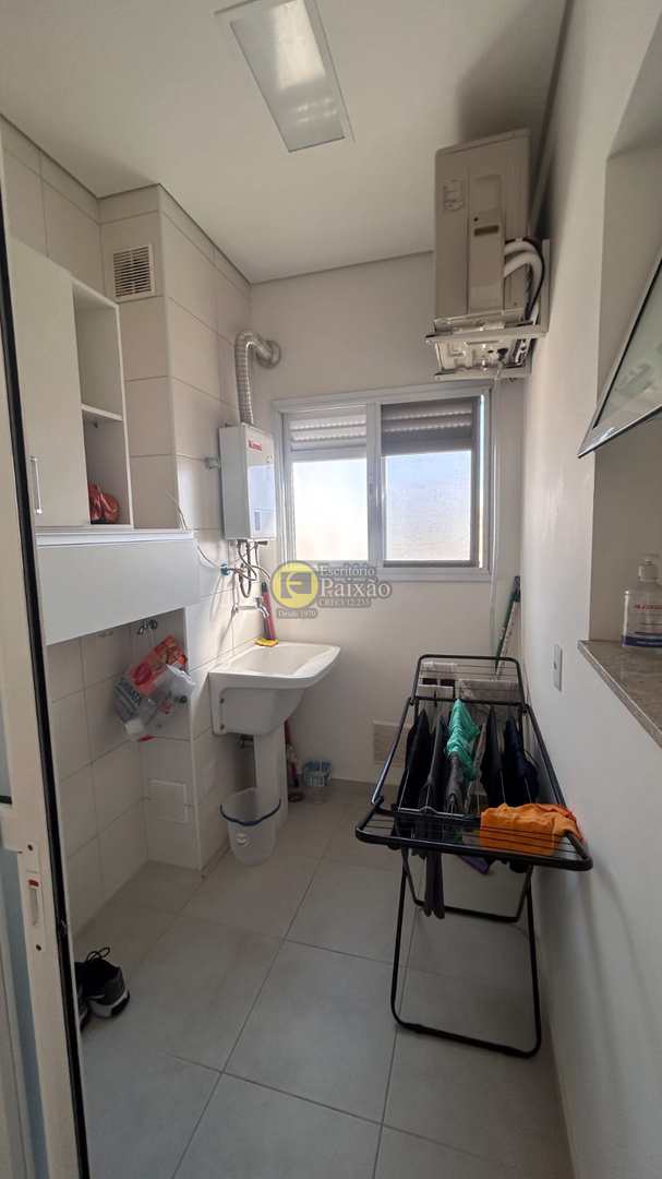 Apartamento à venda com 2 quartos, 63m² - Foto 9