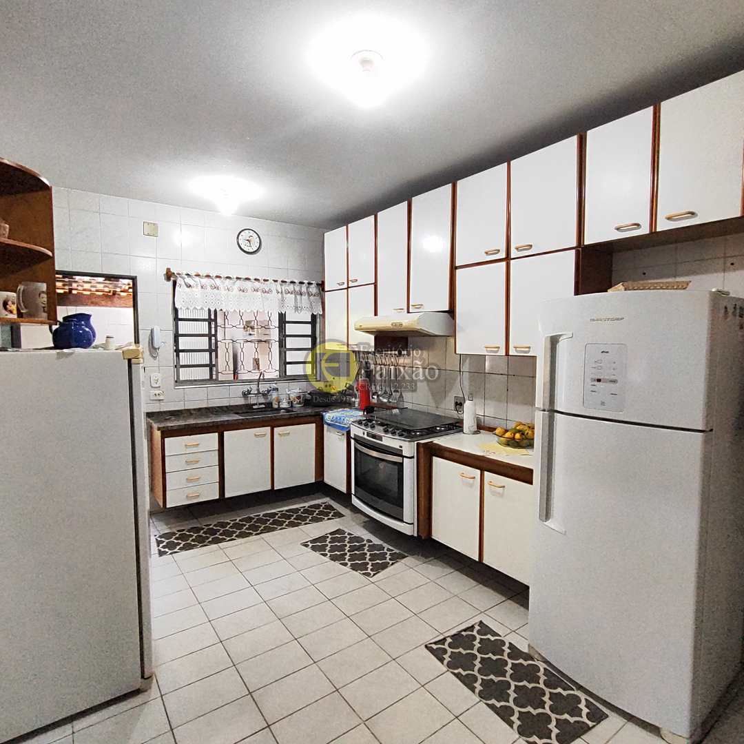 Sobrado à venda com 2 quartos, 371m² - Foto 24