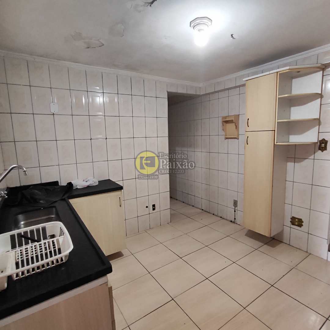 Casa à venda e aluguel com 2 quartos, 240m² - Foto 13