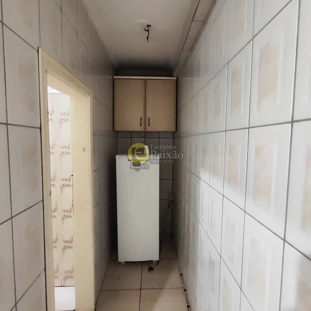 Casa à venda e aluguel com 2 quartos, 240m² - Foto 12