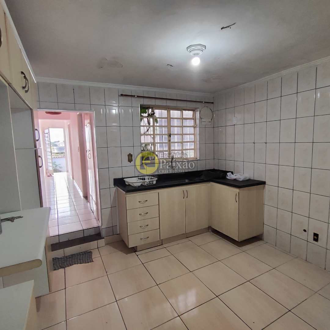 Casa à venda e aluguel com 2 quartos, 240m² - Foto 8