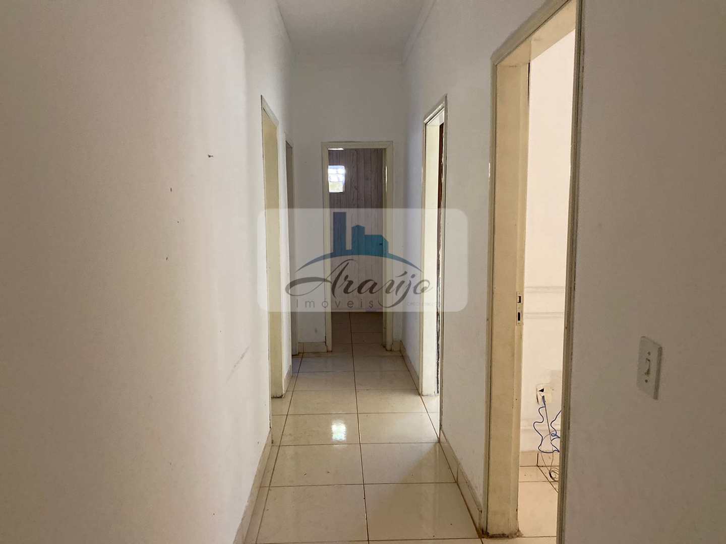 Casa para alugar com 3 quartos, 720m² - Foto 11