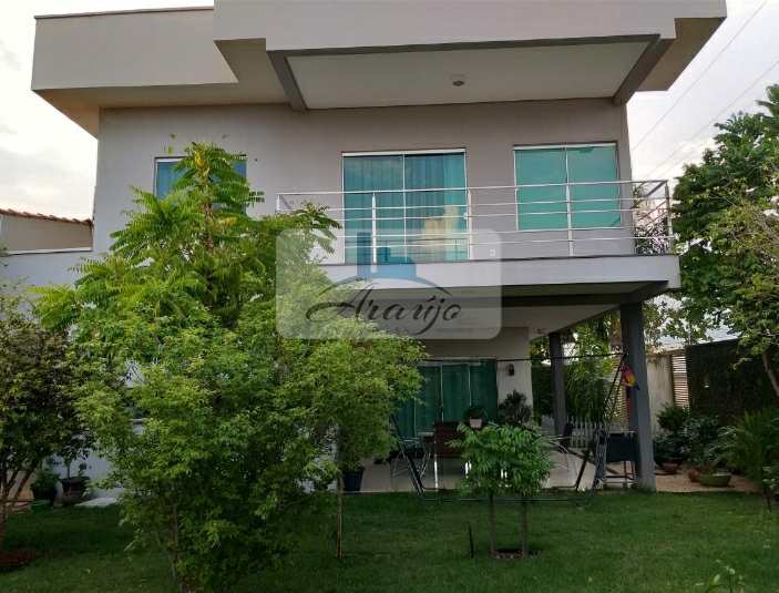 Sobrado à venda com 3 quartos, 300m² - Foto 1