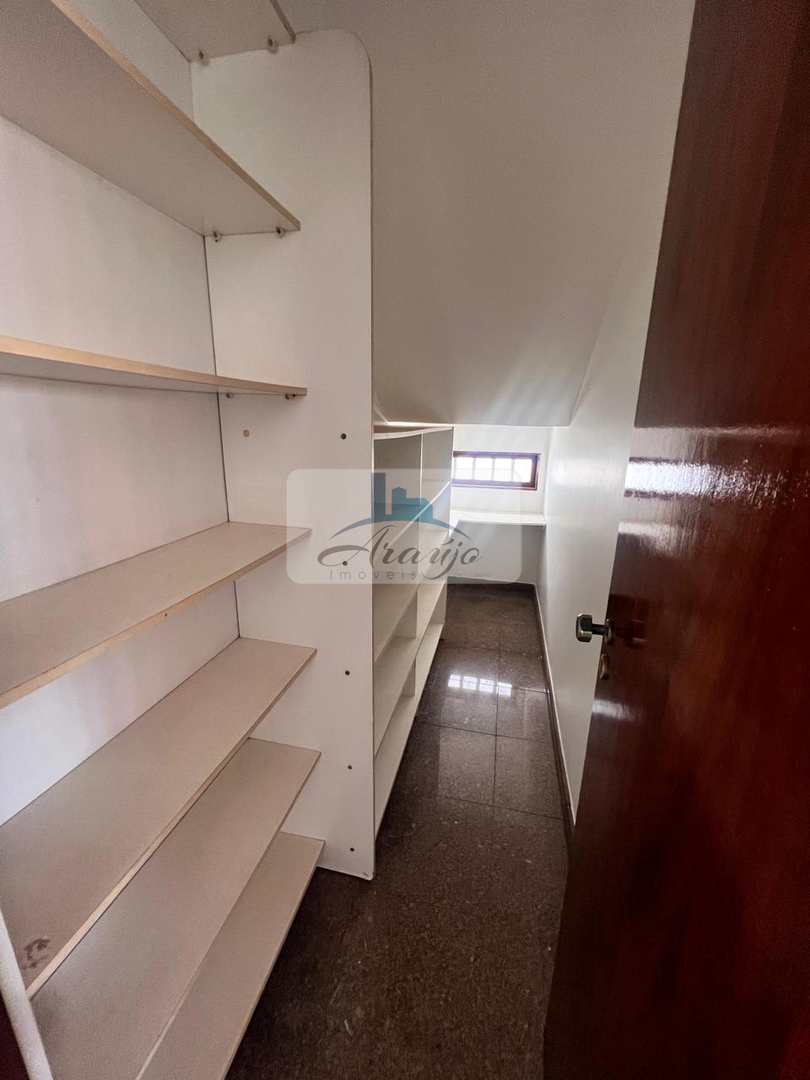 Sobrado para alugar com 4 quartos, 360m² - Foto 9