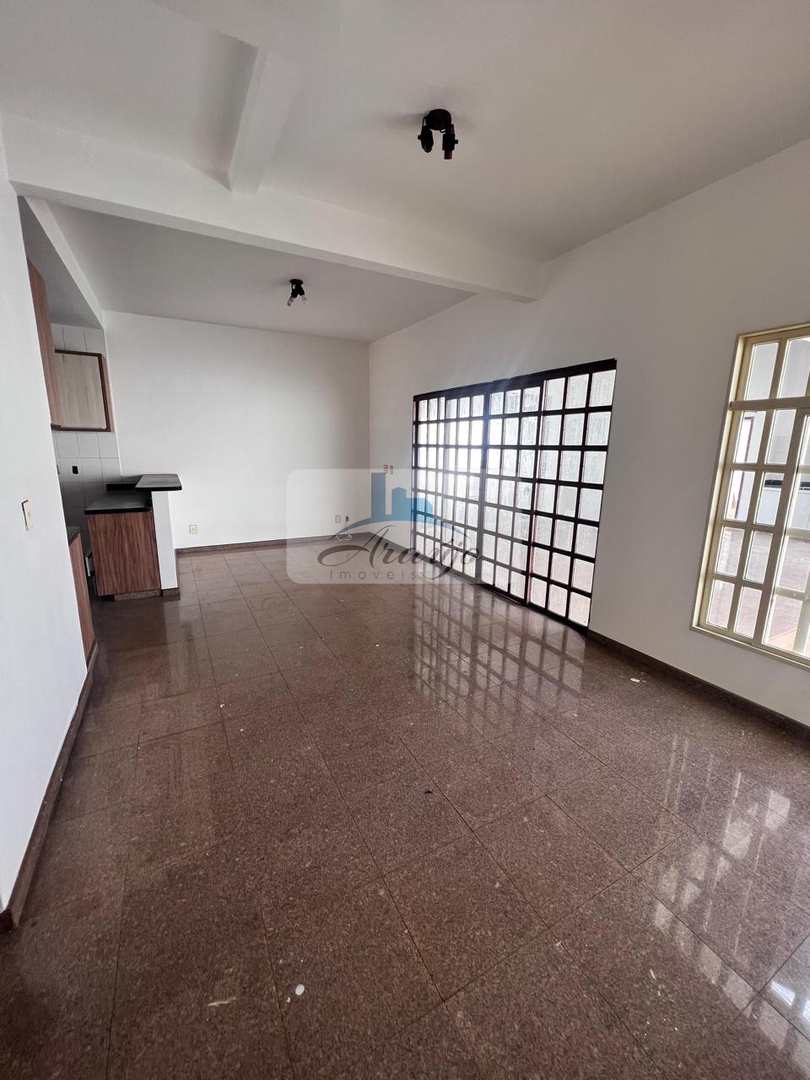 Sobrado para alugar com 4 quartos, 360m² - Foto 10