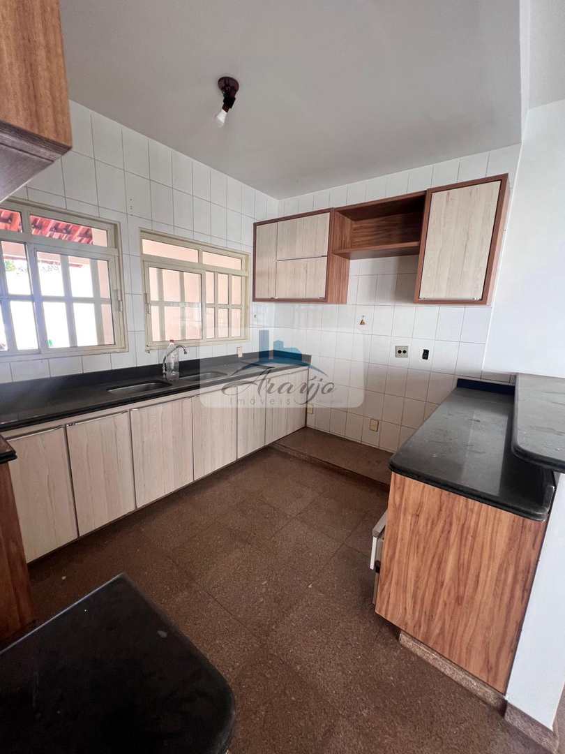 Sobrado para alugar com 4 quartos, 360m² - Foto 11