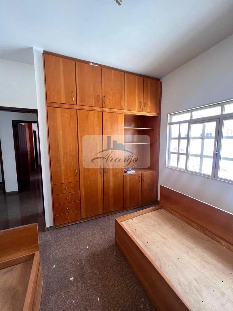 Sobrado para alugar com 4 quartos, 360m² - Foto 19