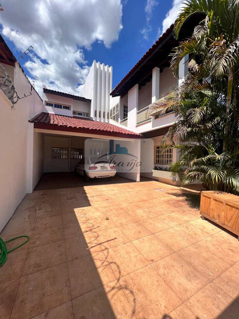 Sobrado, 4 quartos, 360 m² - Foto 1