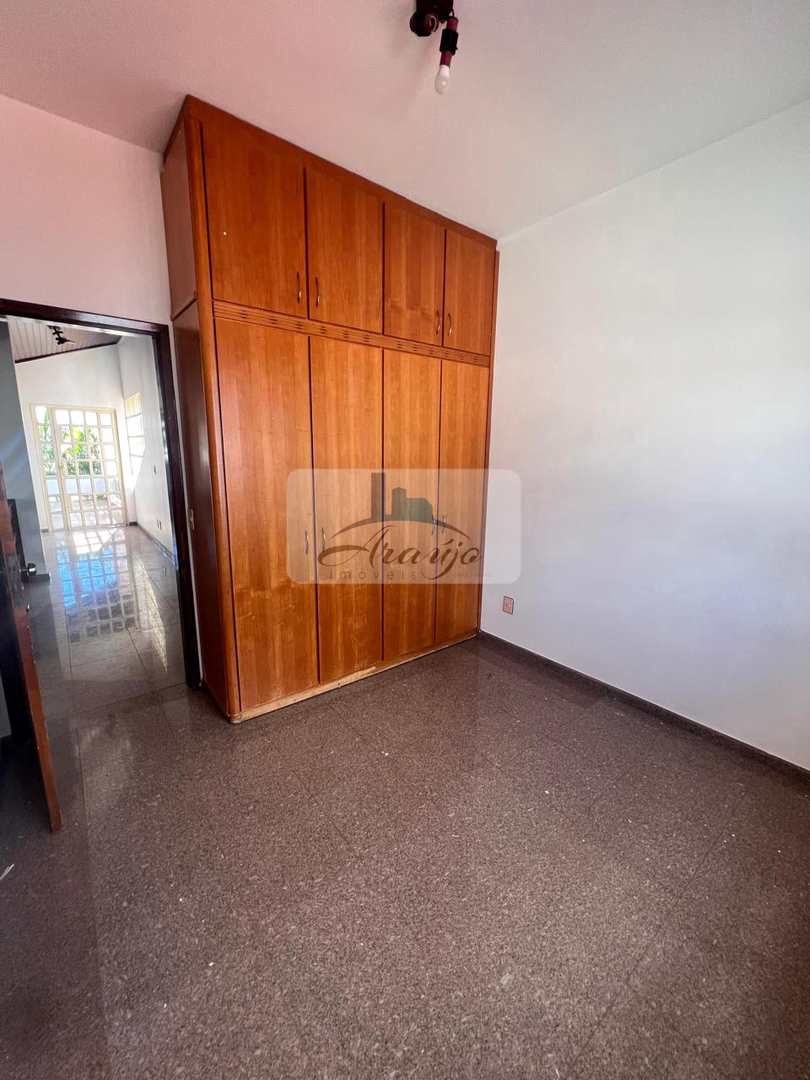 Sobrado para alugar com 4 quartos, 360m² - Foto 17