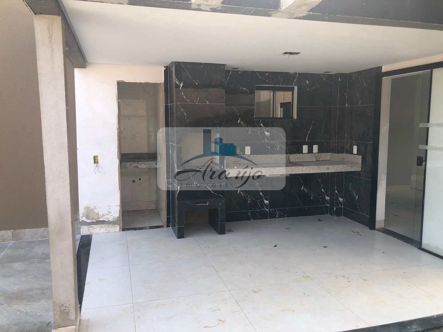 Casa à venda com 3 quartos, 305m² - Foto 5