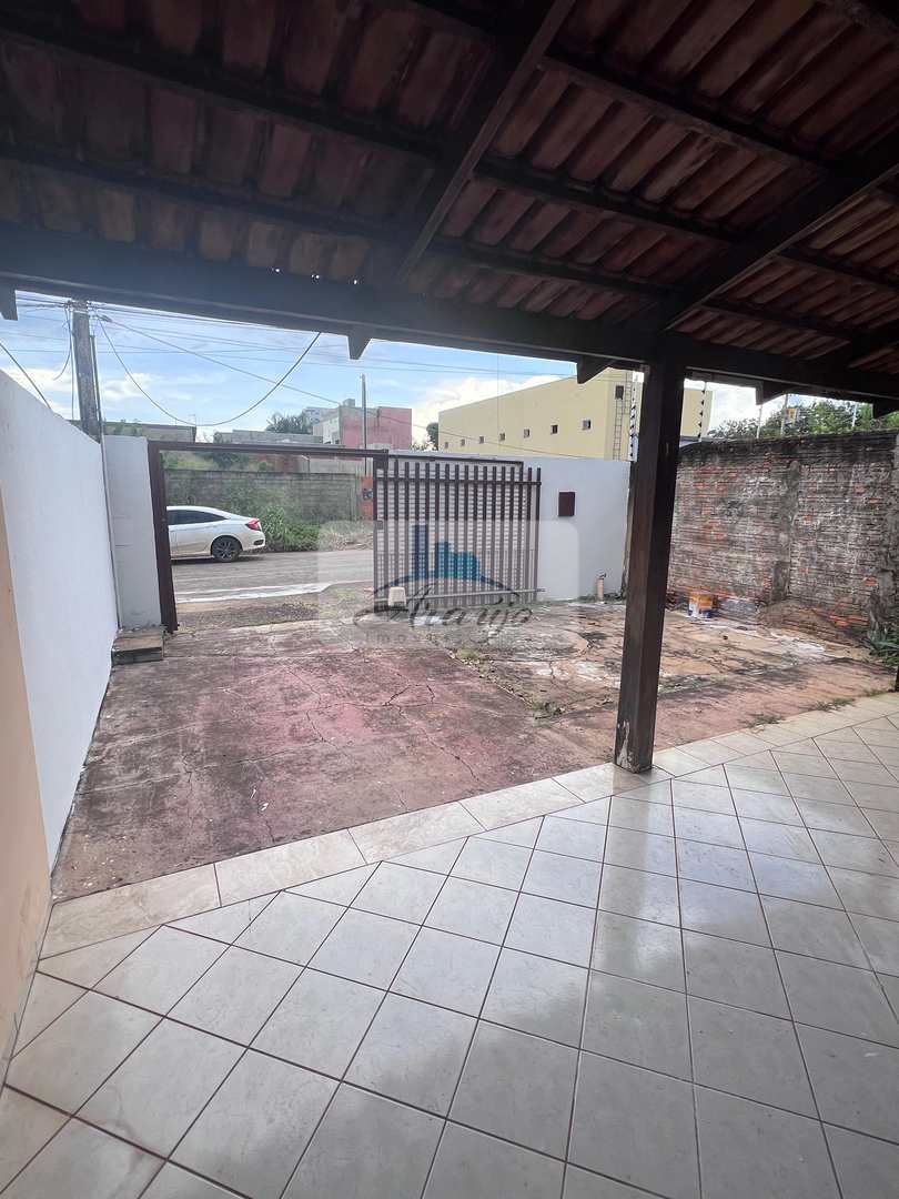 Casa para alugar com 3 quartos, 225m² - Foto 2