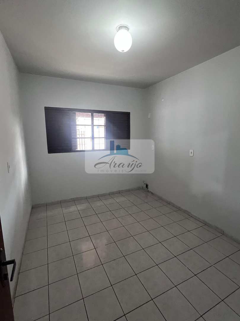 Casa para alugar com 3 quartos, 225m² - Foto 12