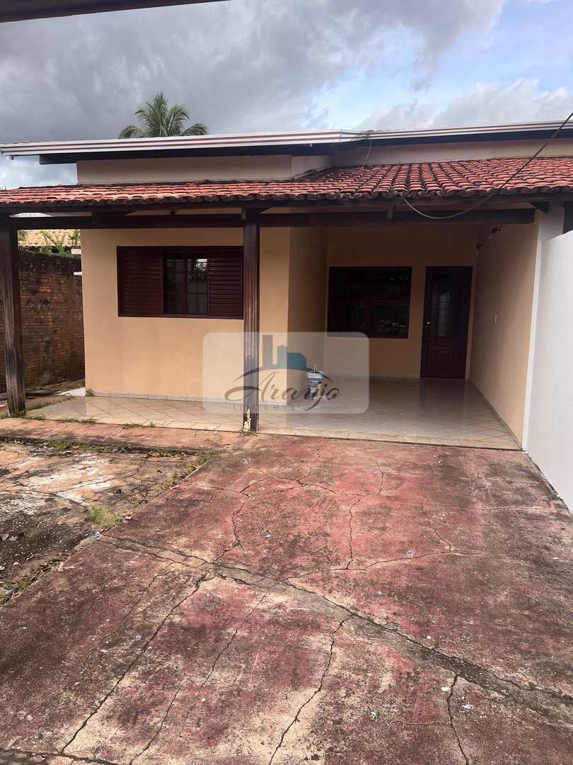 Casa para alugar com 3 quartos, 225m² - Foto 1