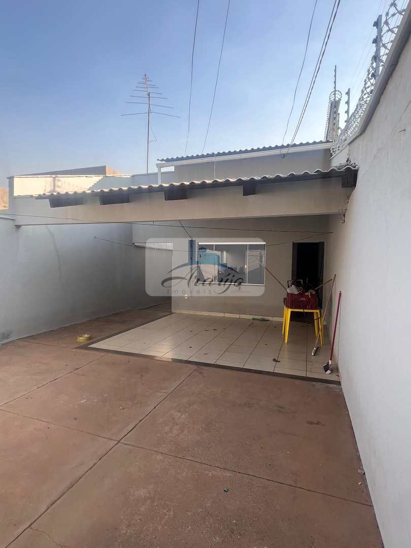 Casa para alugar com 3 quartos, 180m² - Foto 1