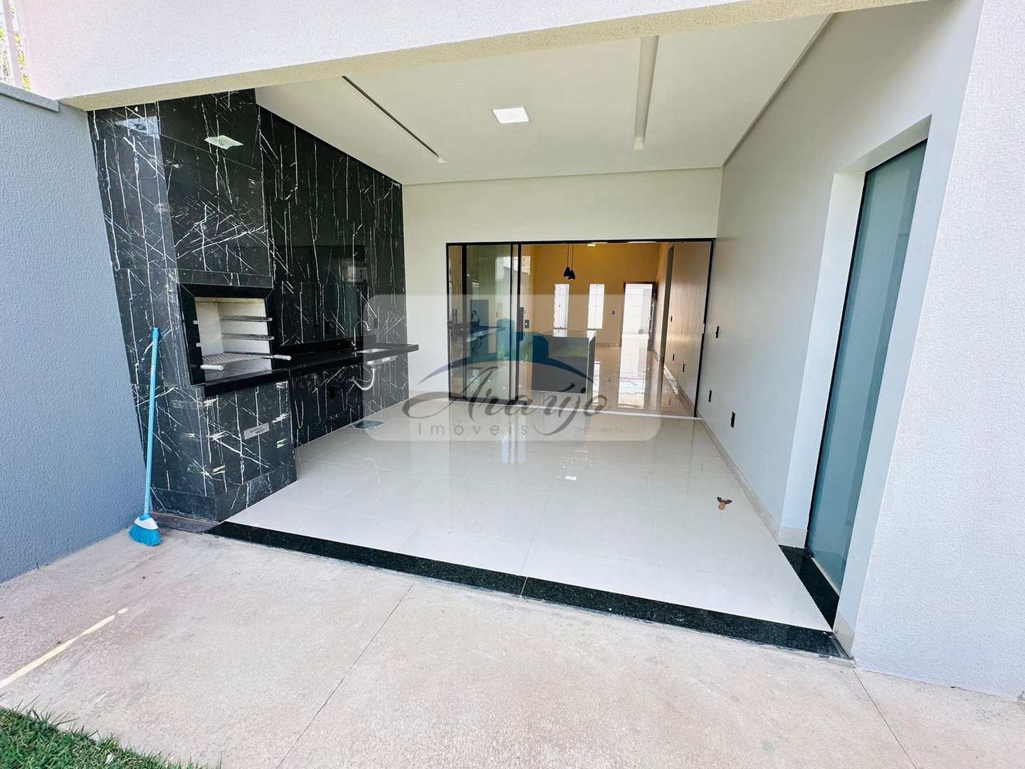 Casa à venda com 3 quartos, 270m² - Foto 9