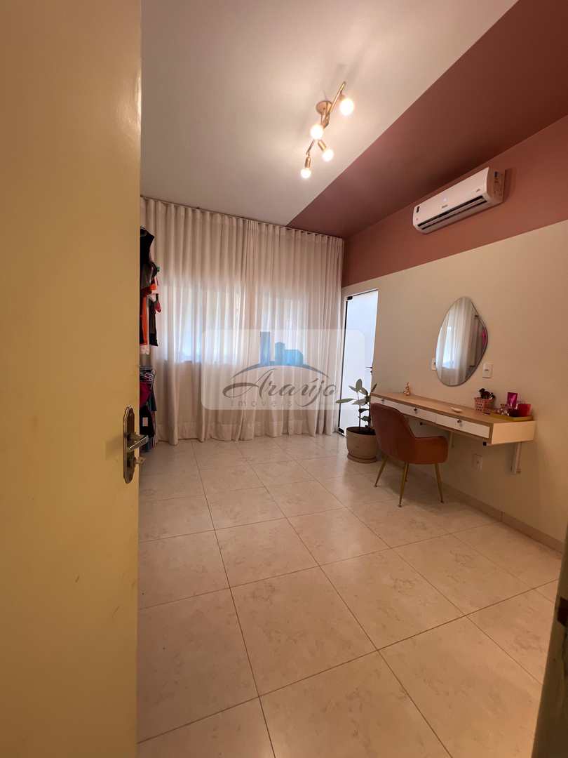 Casa à venda com 3 quartos, 360m² - Foto 4