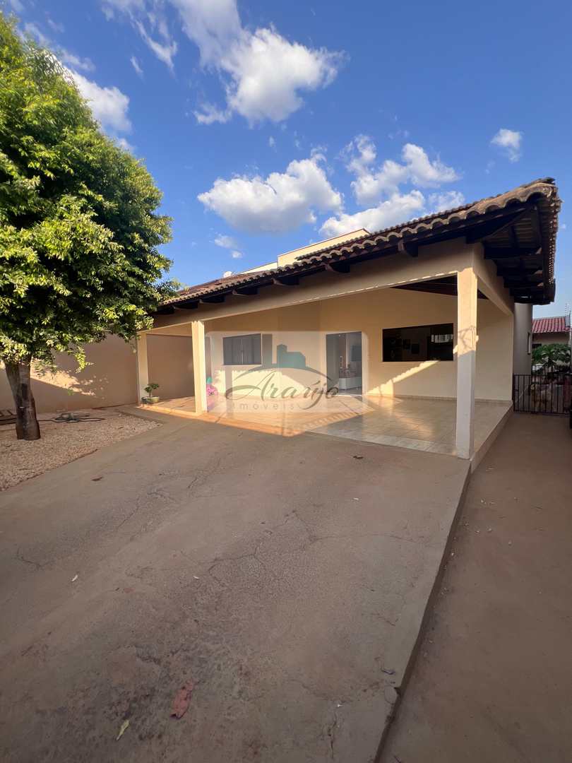 Casa à venda com 3 quartos, 360m² - Foto 1