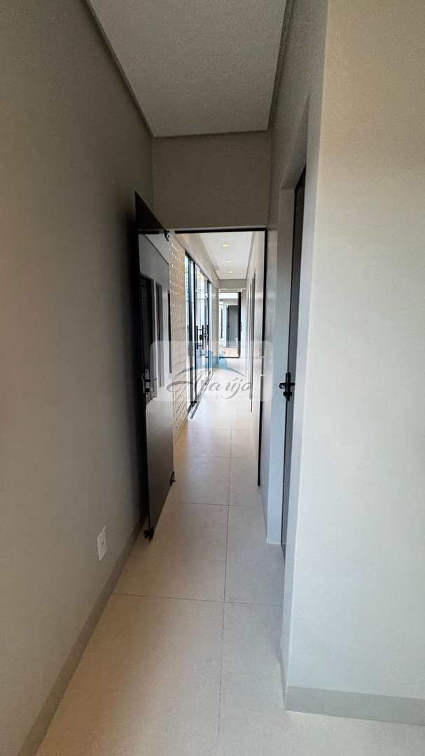 Casa à venda com 3 quartos, 200m² - Foto 4