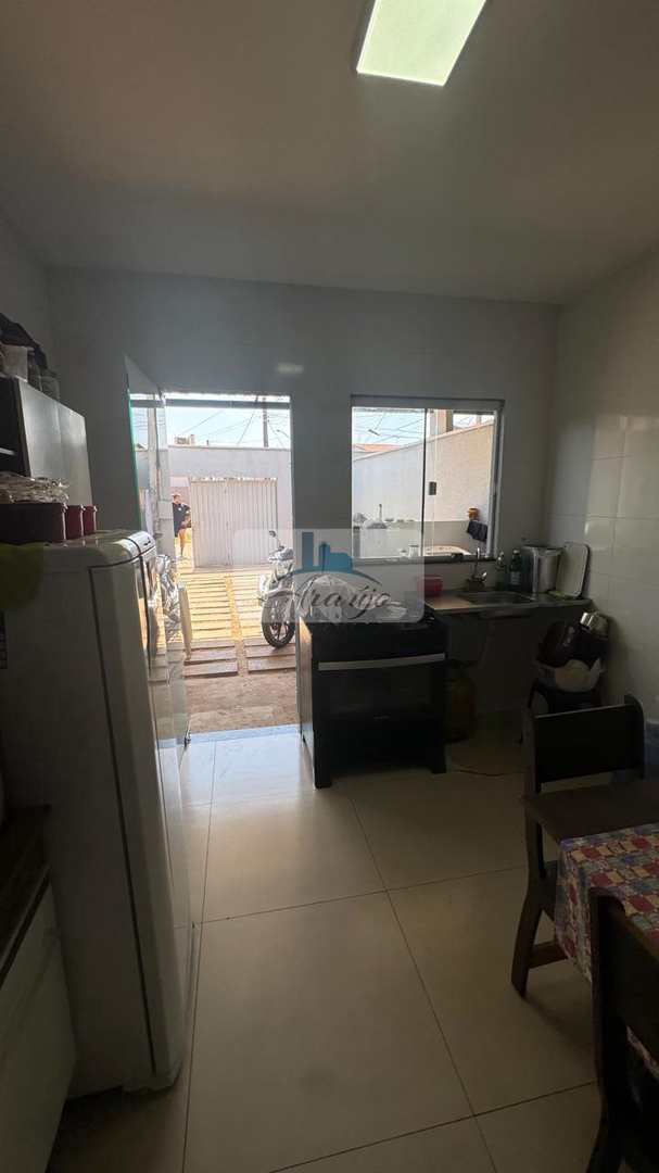 Casa à venda com 2 quartos, 120m² - Foto 3