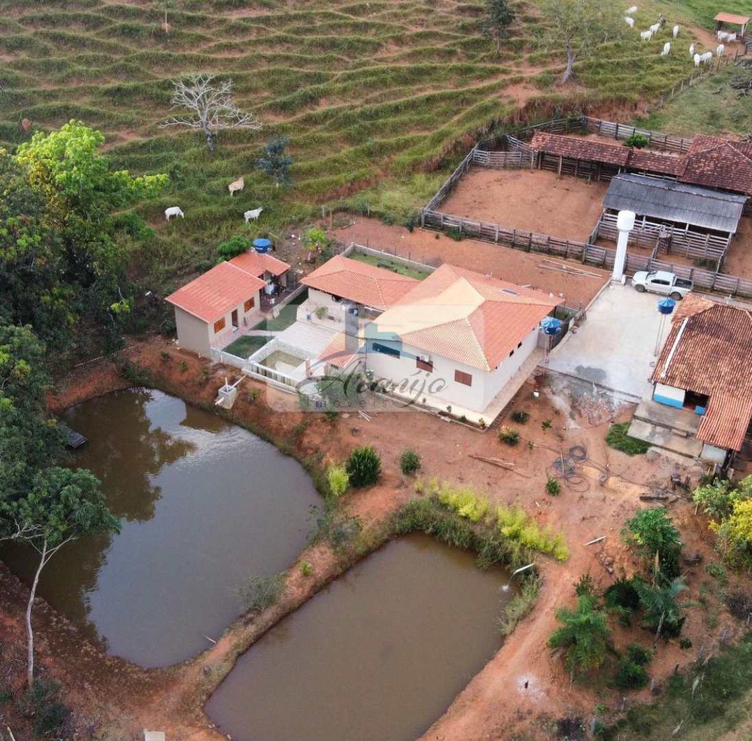 Fazenda à venda com 2 quartos, 90m² - Foto 1