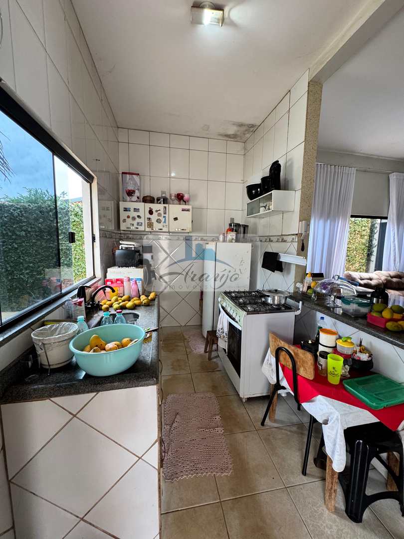 Casa à venda com 3 quartos, 360m² - Foto 4