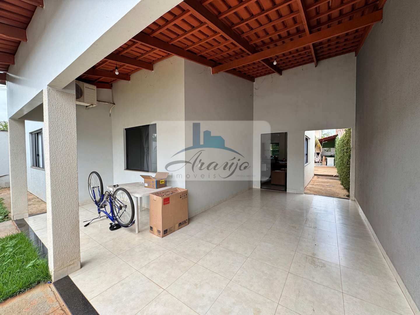 Casa à venda com 3 quartos, 360m² - Foto 2