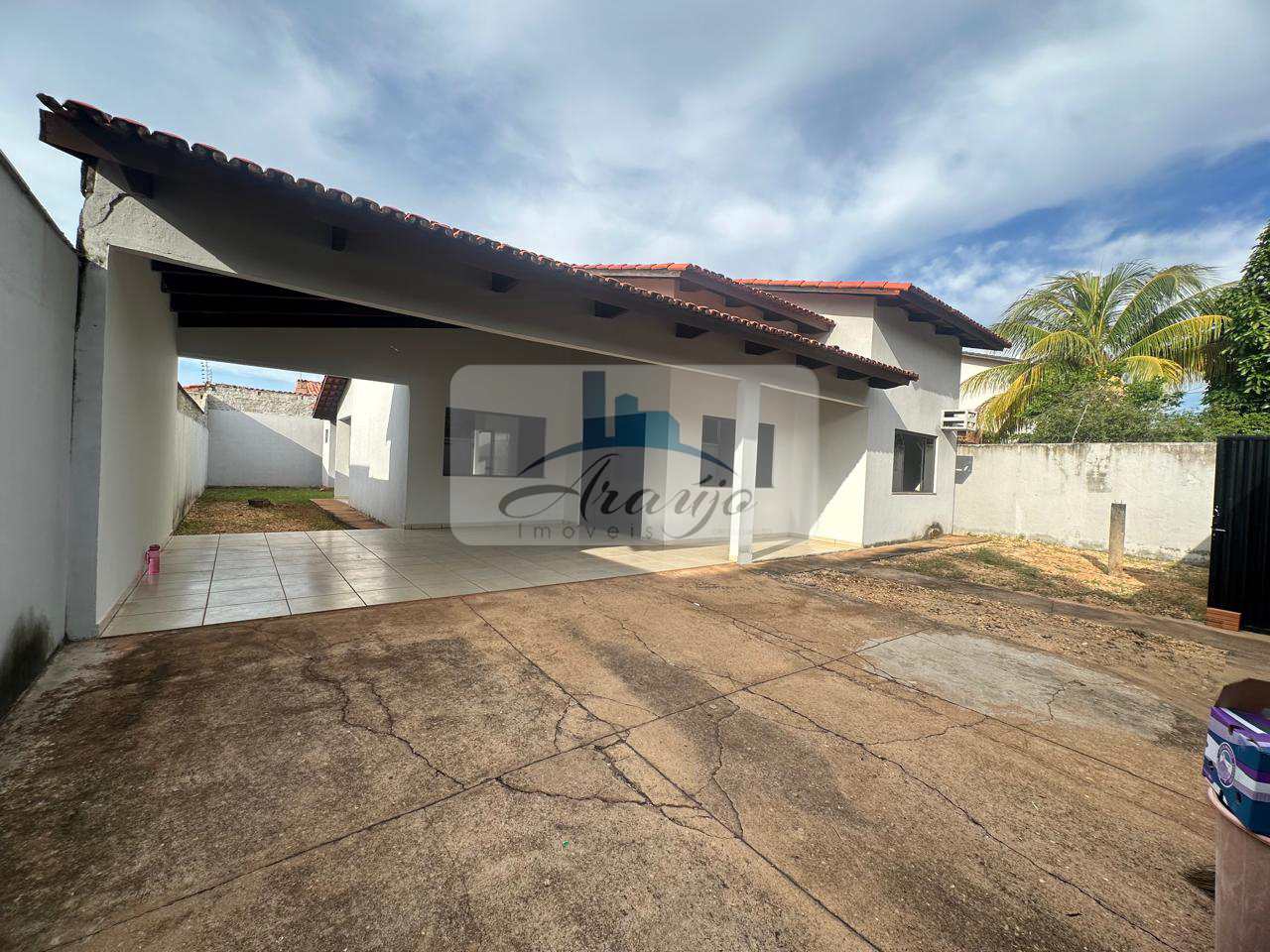 Casa à venda com 3 quartos, 375m² - Foto 1