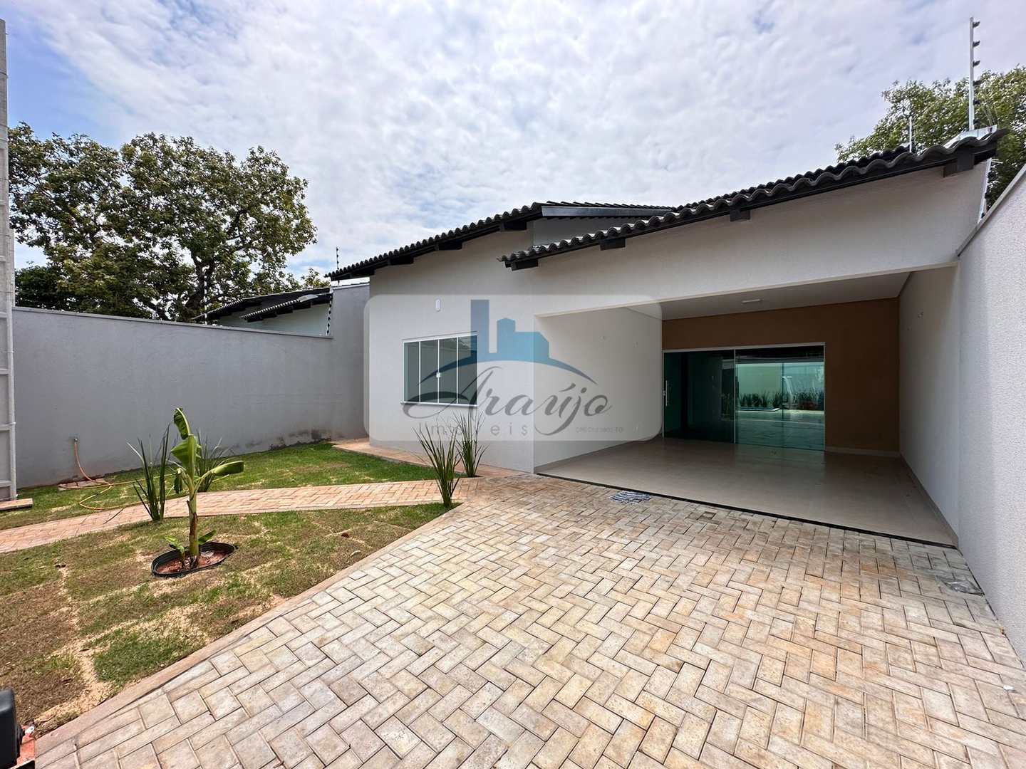 Casa à venda com 3 quartos, 270m² - Foto 1