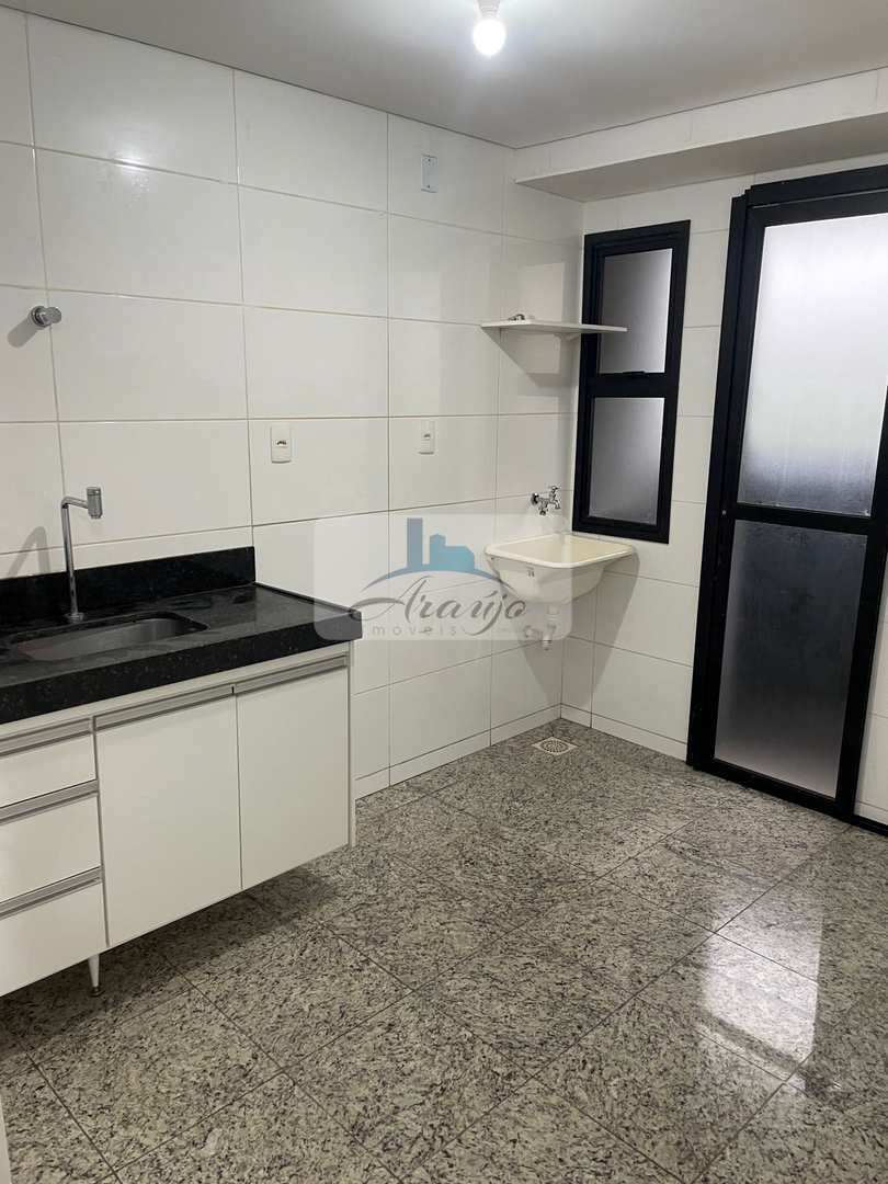 Apartamento para alugar com 2 quartos, 77m² - Foto 4