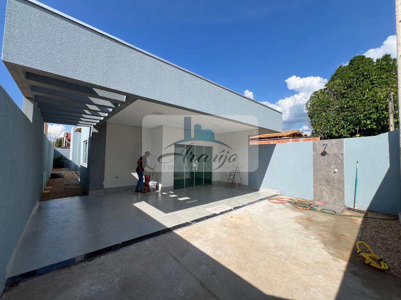 Casa à venda com 3 quartos, 188m² - Foto 1