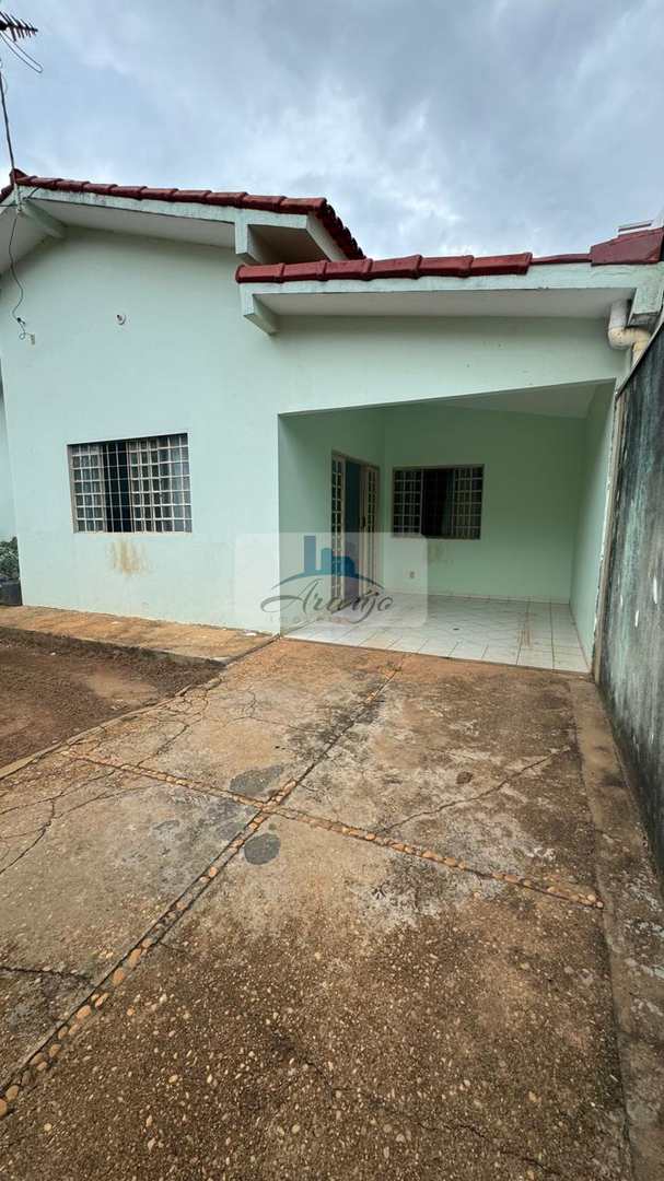 Casa à venda com 3 quartos, 300m² - Foto 1