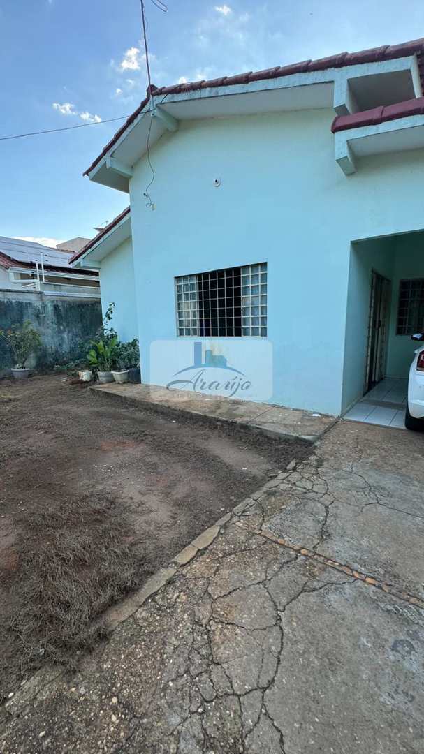 Casa à venda com 3 quartos, 300m² - Foto 2